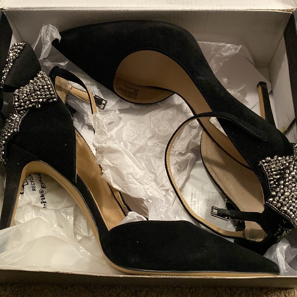 *SOLD,Nj* INC. Black Kaison Pumps, Large silver stone embellished Bow - Picture 5 of 5
